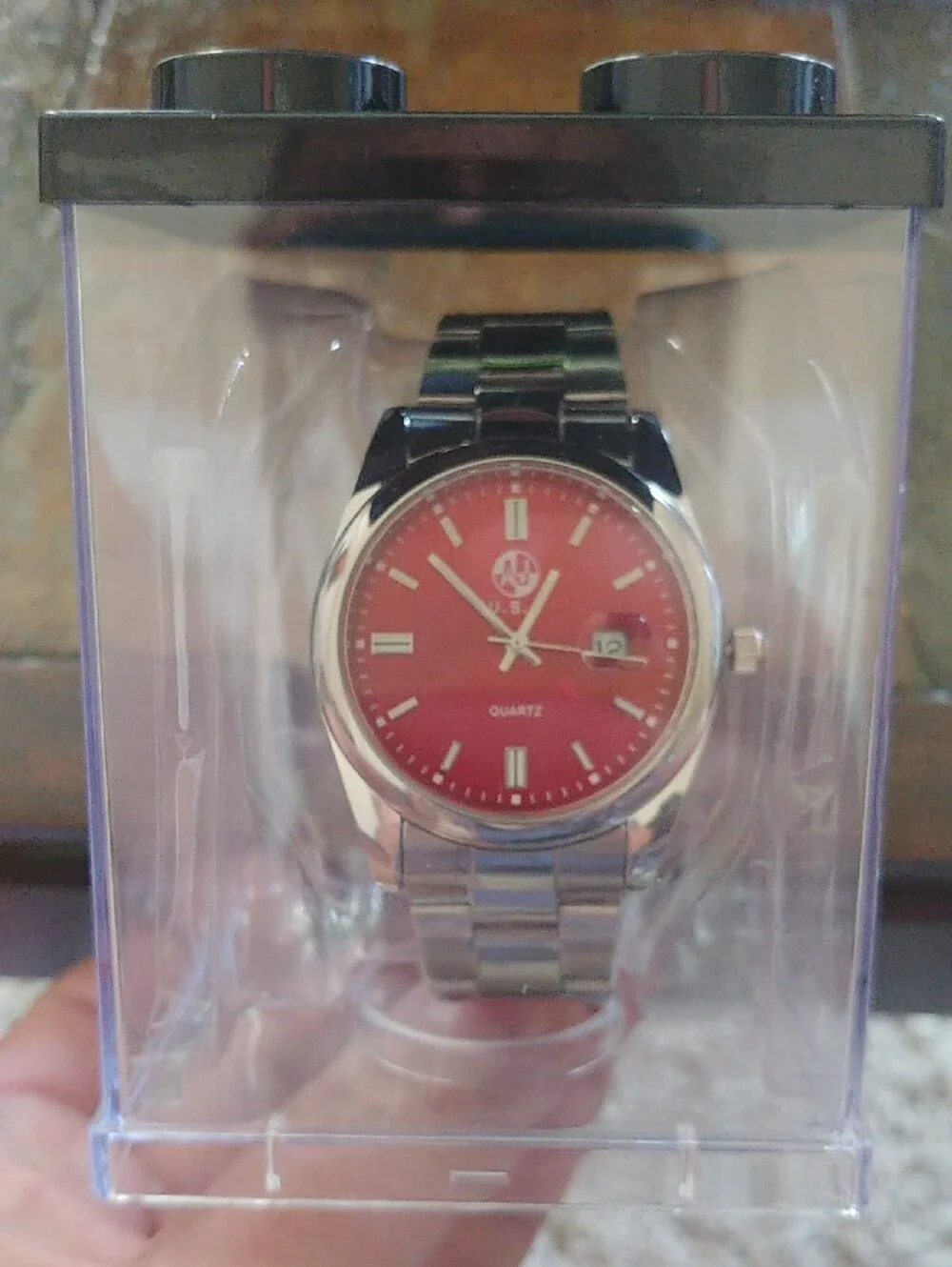 Men’s Quartz Watch with Red Dial and Stainless Bracelet
